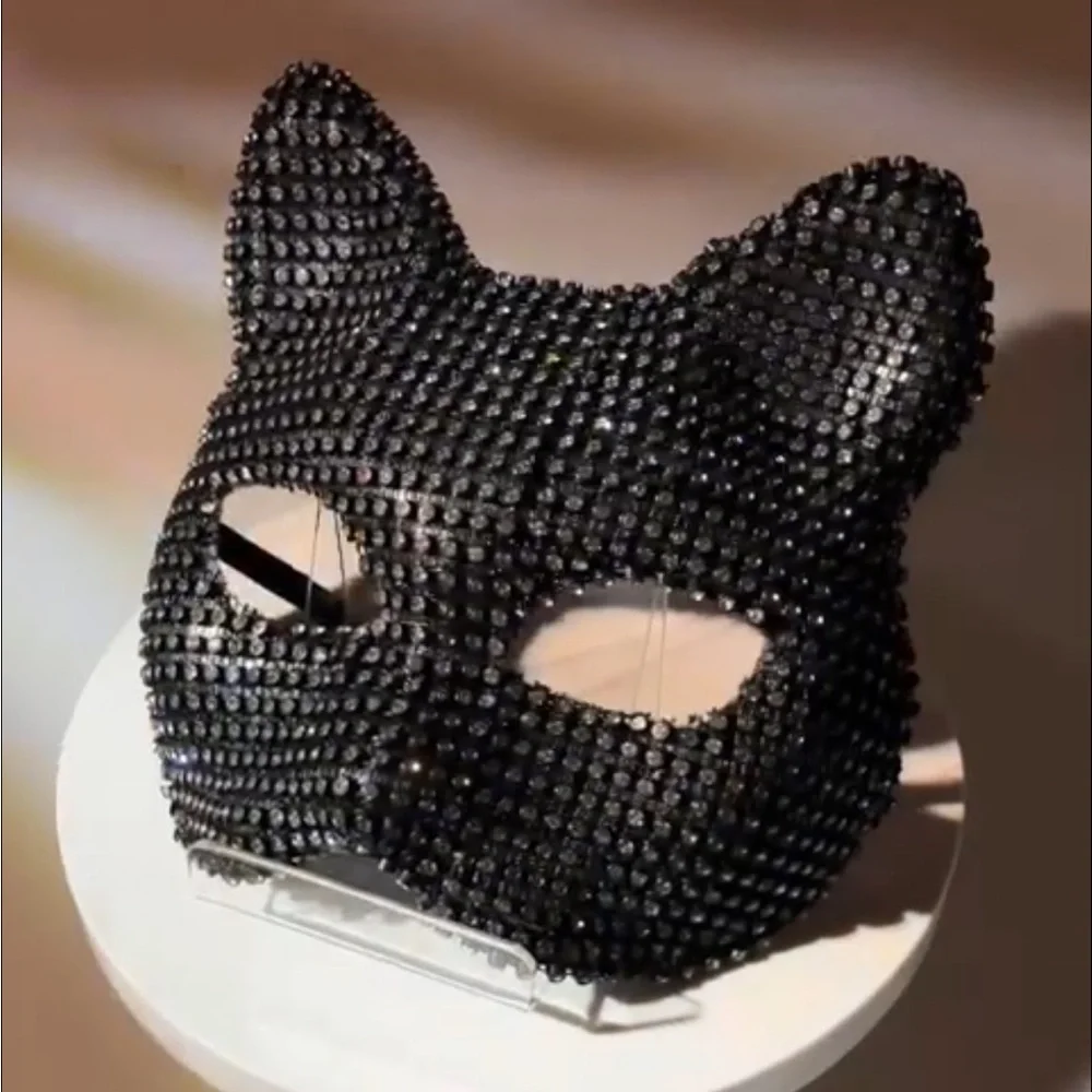sparkling cat mask